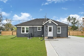 Building Photo - 7403 Cayton St