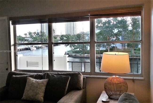 Building Photo - 401 Golden Isles Dr