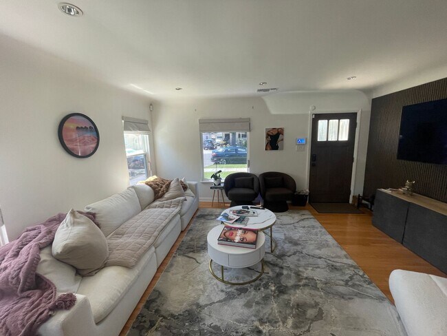 Foto del edificio - Super comfortable 2-bedroom, 2-bath home in Long Beach