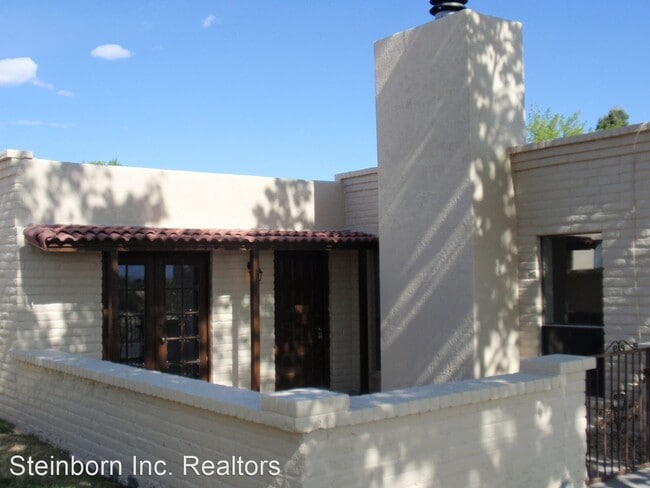 Building Photo - 3 br, 3 bath House - 132 N. Trevino