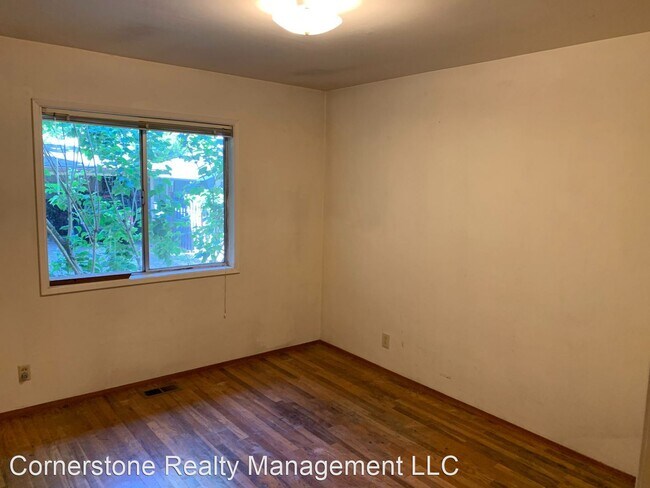 Building Photo - 420-422 NW 8th St