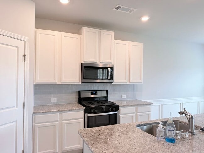 Foto del edificio - 4411 Rockrose Green Way
