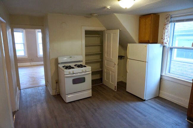 Building Photo - 1815 N Astor St