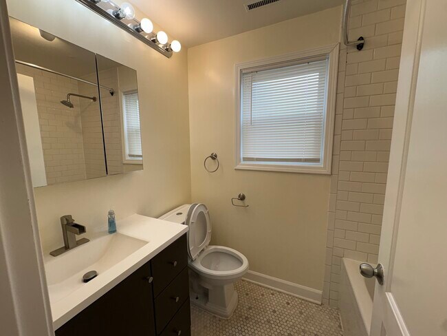 Foto del edificio - 712 W 17th St