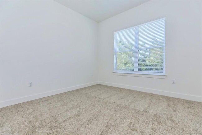 Building Photo - 3030 Greenbusch Rd