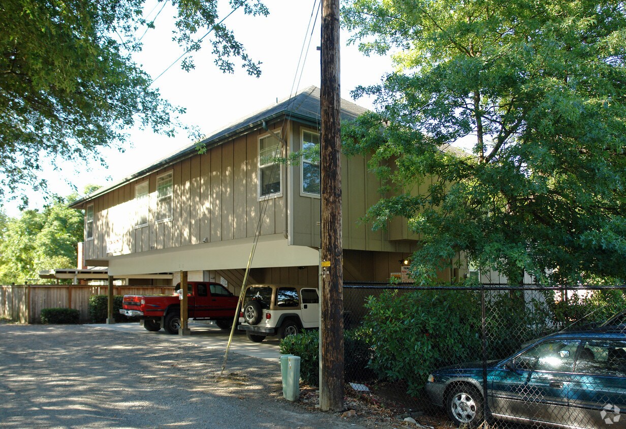 Foto del edificio - 1468 Orchard Aly