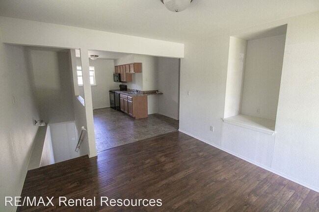 Building Photo - 4 br, 2 bath House - N 201 West Blv