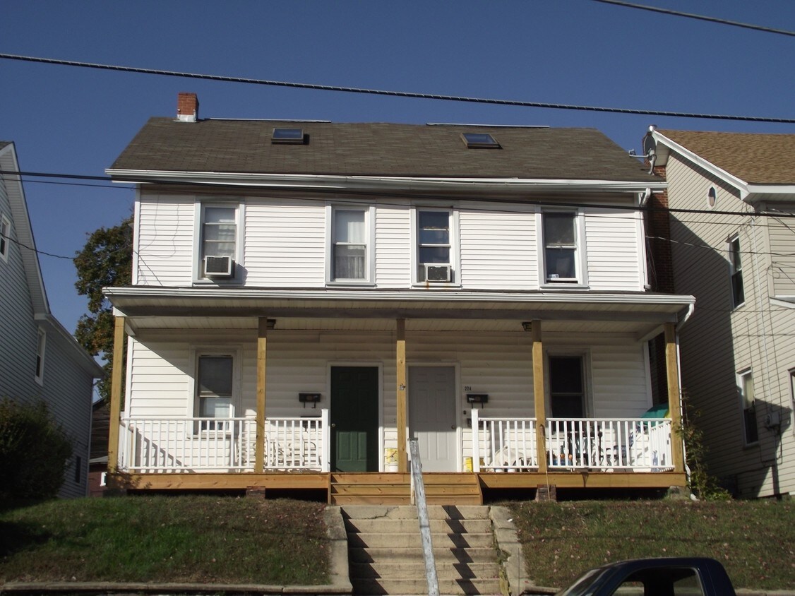 274 S 1st St, Lehighton, PA 18235 Apartments in Lehighton, PA