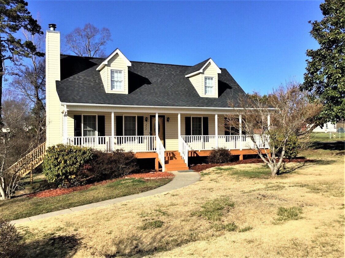 272 Twin Creeks Road House Rental in Clemmons, NC