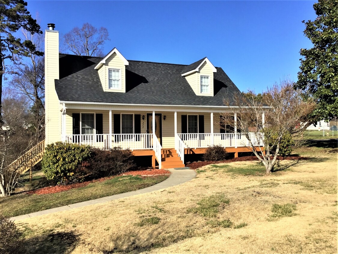 272 Twin Creeks Road House Rental in Clemmons, NC