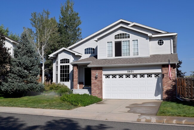 Building Photo - 5921 El Diente Ct