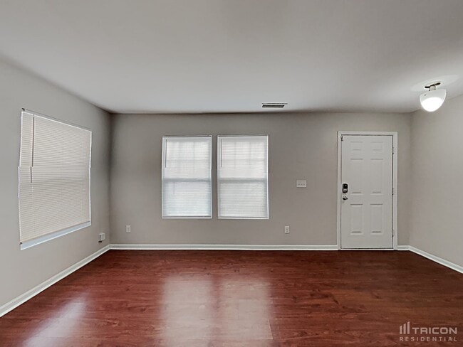 Building Photo - 5633 Idlewild Rd N
