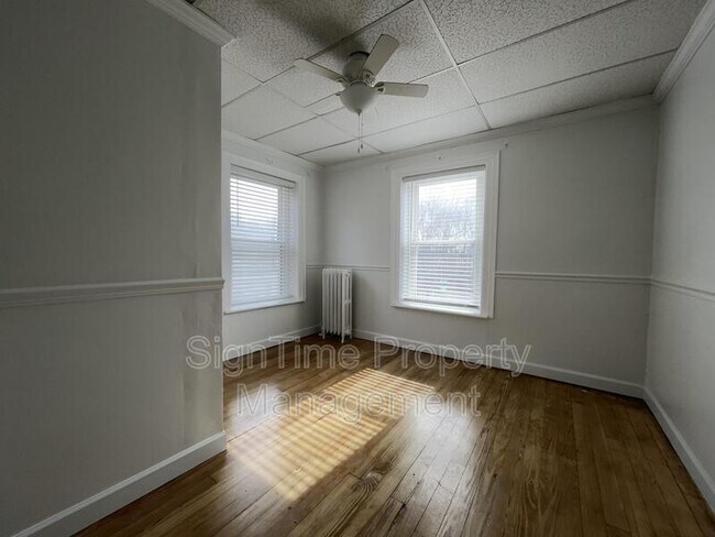 Foto del edificio - 17842 Virginia Ave