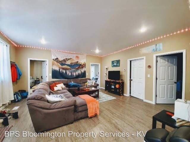 Building Photo - 4 br, 3 bath Apartment - 520 E 2nd St