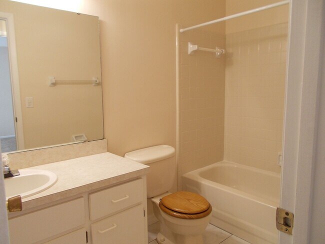 Foto del edificio - Great Location, Adorable 2/2!