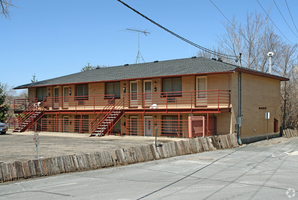 Foto principal - 208 7th St W