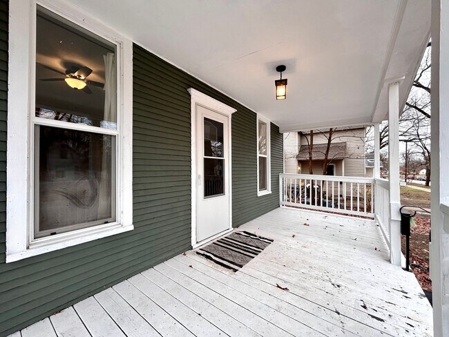 Foto del edificio - Three Bedroom Home in Muskegon