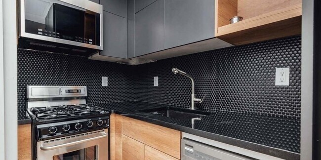 Foto del edificio - 40 Malcolm X Blvd