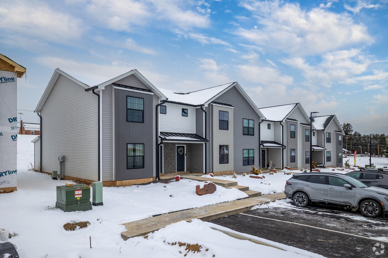 Primary Photo - Pointer Court Townhomes