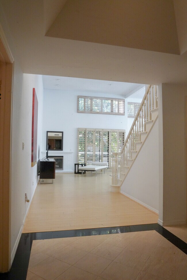 Building Photo - 131 N Wetherly Dr