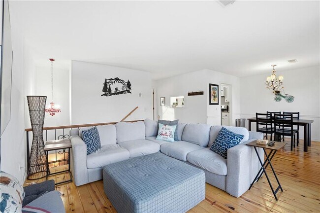 Foto del edificio - 10 Dogwood Dr