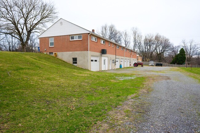 Foto del edificio - 2305 River Rd