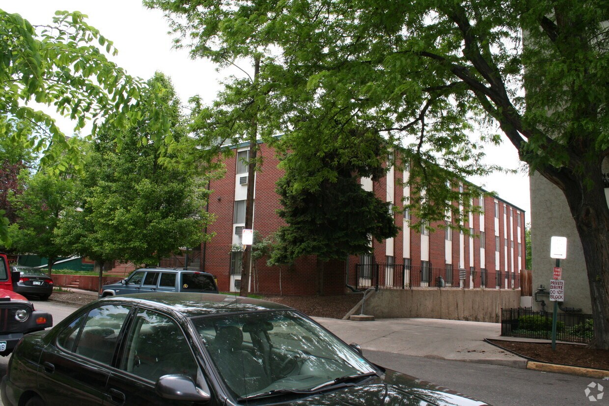 Building Photo - 1331 Columbine St