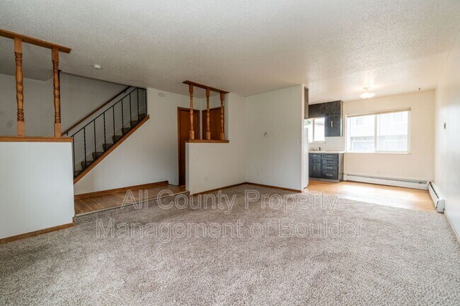 Building Photo - 2137 Dexter Dr