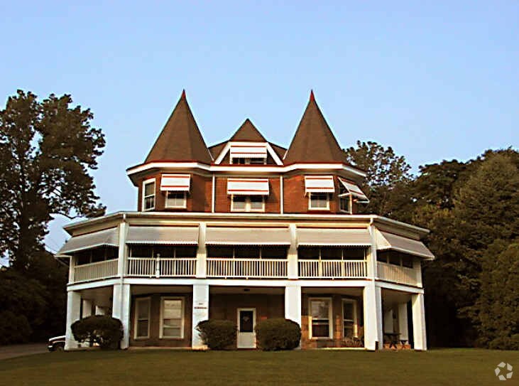 Foto principal - 1326 River Rd