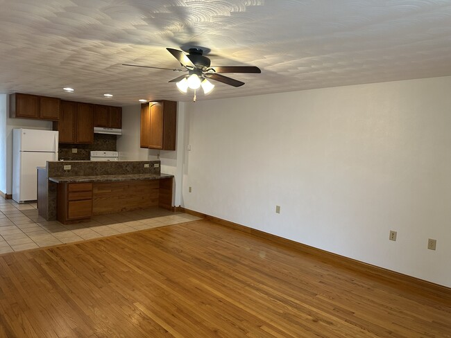 Open kitchen/living room - 1048 Lakeshore Dr