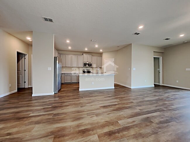 Building Photo - 143 Edge Park Trl