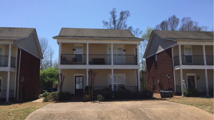 Building Photo - 135 Twin Gates Drive
