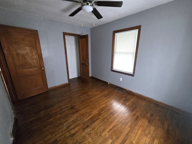 Foto del edificio - 605 S Dudley St