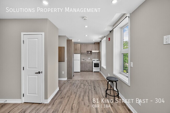 Building Photo - Bachelor Apartment - Move-In Ready!