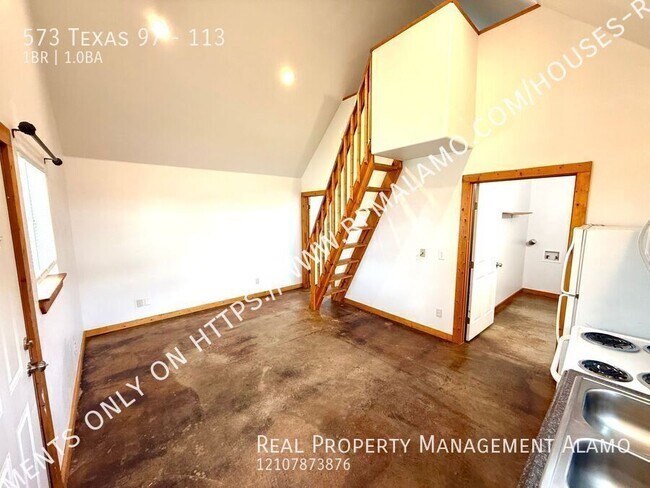 Building Photo - 573 Texas 97-113