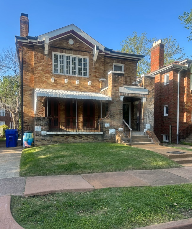 Building Photo - 7311 Amherst Ave