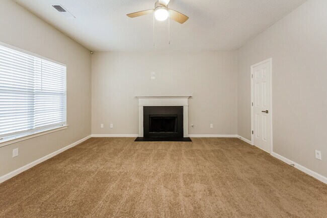 Building Photo - 2780 Highland Hill Pkwy