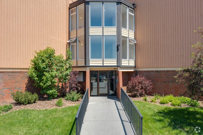 Photo du bâtiment - Applewood Village