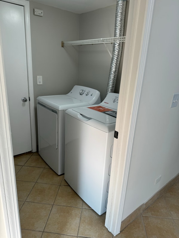 Building Photo - 6 Lansbury Ct