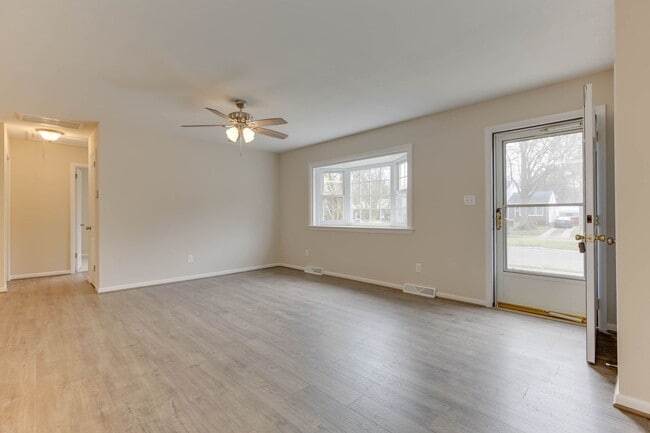 Photo - 213 Clemwood Parkway House