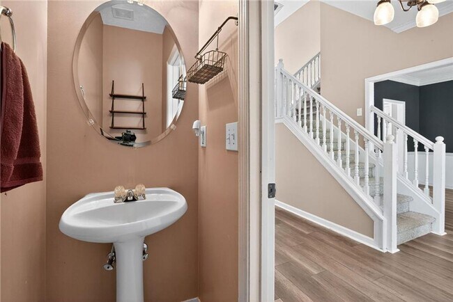 Foto del edificio - Spacious 5BR Home with Bonus Room & Private Backyard in Stockbridge