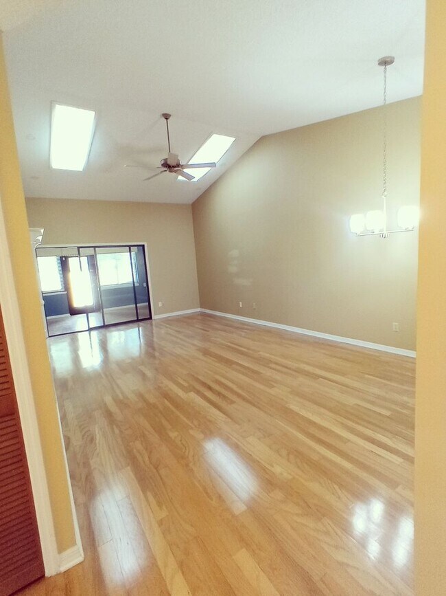Building Photo - 2503 Tahoe Cir