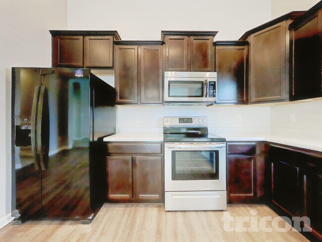 Building Photo - 675 Albermarle Dr