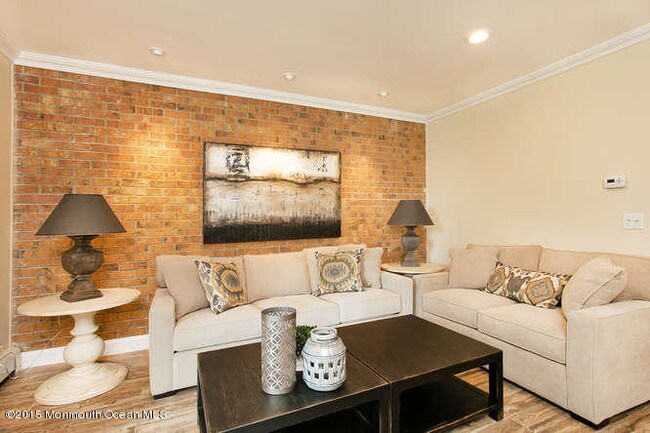 Foto del edificio - 66 Linden Ct