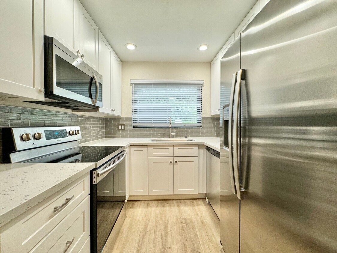 Foto principal - Beautiful 2Bd/2Ba Located in Point Loma!