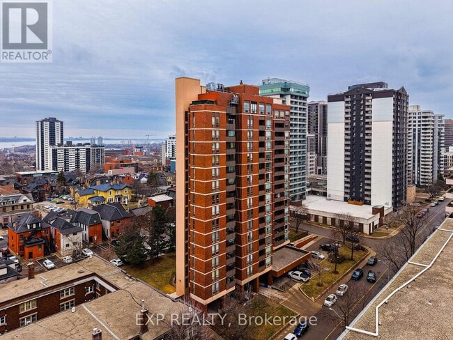 Building Photo - 222 Jackson St W