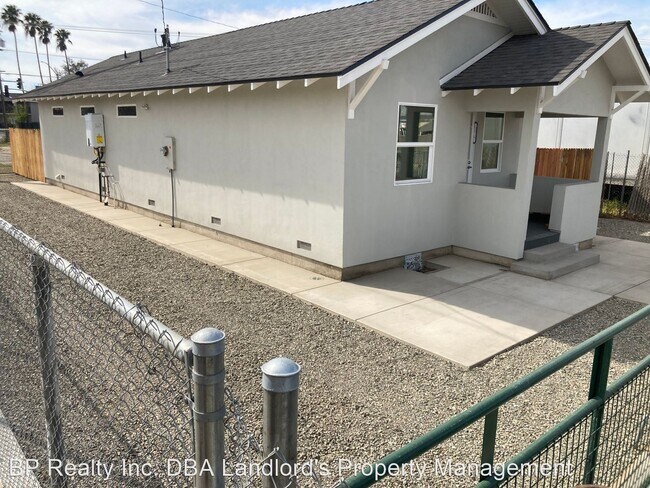 Building Photo - 2 br, 1.5 bath House - 694 9th Street