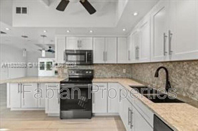 Building Photo - 2543 Flamingo Ln