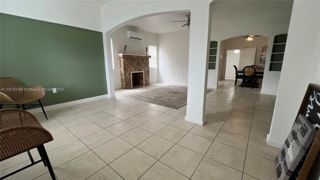 Foto del edificio - 113 NW 35th St