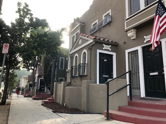 Foto del edificio - 3010 James M Wood Blvd